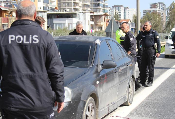 Otomobilde başından silahla vurulmuş halde ölü bulundu