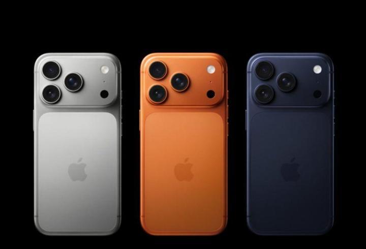 Serinin en son modeli 200 MP’lik kamerası ile serinin ilk modelinden 40 kat fazla çözünürlük sunuyor ve yapay zekâ özellikleri ile mobil fotoğrafçılıkta yeni bir dönemi işaret ediyor.9