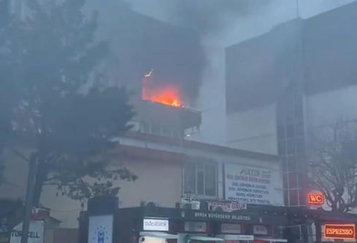 Bursa'da yangın; 1 daire kullanılamaz hale geldi