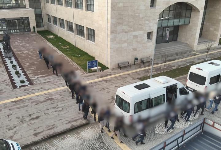 Sanal medya dolandırıcıları yakalandı