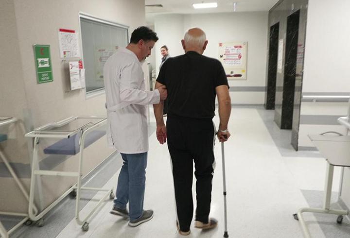 "Belden anestezi"yle hayata tutundu