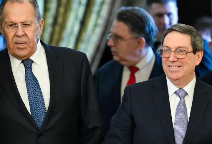 STRATEJİK İTTİFAK: Rusya ve Küba’dan ABD’ye ortak rest