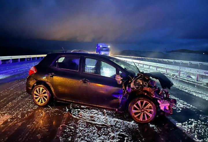 Aksaray'da 2 otomobil çarpıştı: 5 yaralı