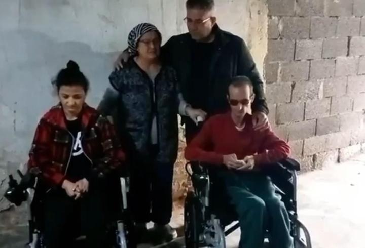 Engelli kardeşler, akülü sandalyelerine kavuştu