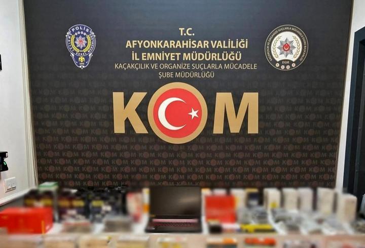 Kaçak telefon aksesuarları ele geçirildi