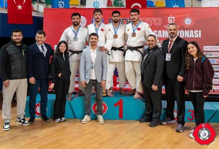 Yunusemre'nin judocuları 2 madalya ile döndü