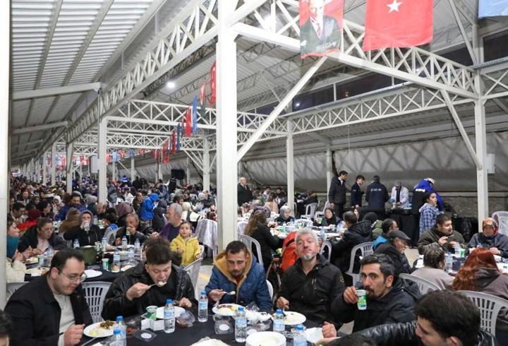 ‘Bereket sofrası’ Yıldırım’da kuruldu