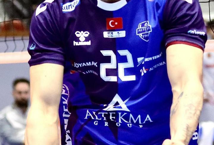 Altekma'da forma giyen orta oyuncu Emir, Galatasaray yolcusu