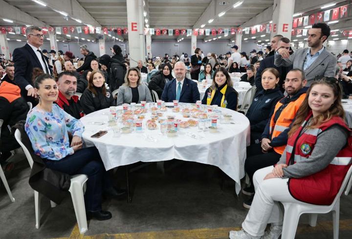 Başkan Pehlivan, personelle iftar sofrasında buluştu