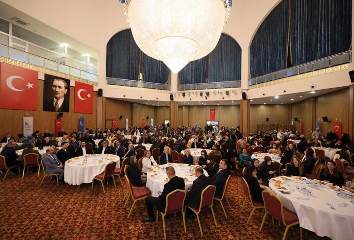 Yüreğir Belediyesi personeli iftarda buluştu