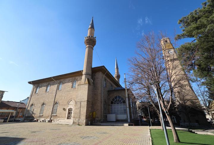 Burdur'daki 2 camiye onarım