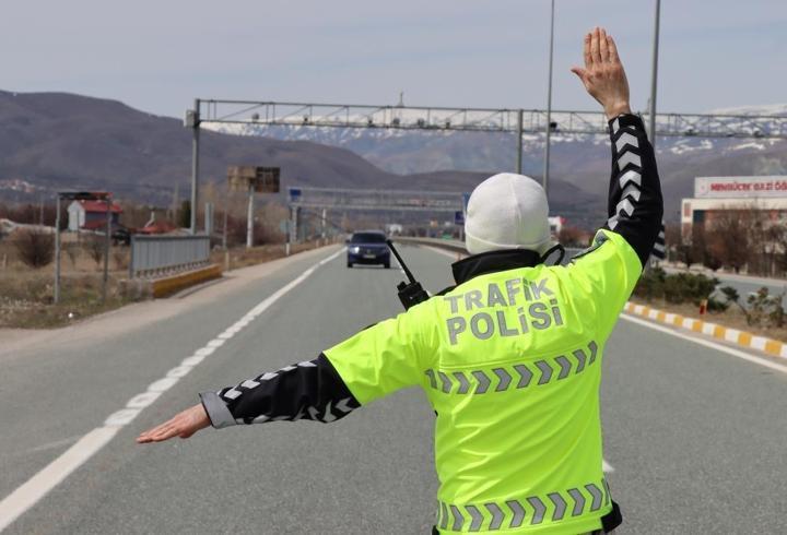 Trafikte yeni dönem! Drift, makas, sahte plaka… 200 bin liraya varan ceza geliyor
