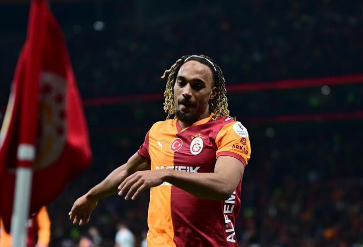 Galatasaray'a geri dönen Sacha Boey için sürpriz iddia
