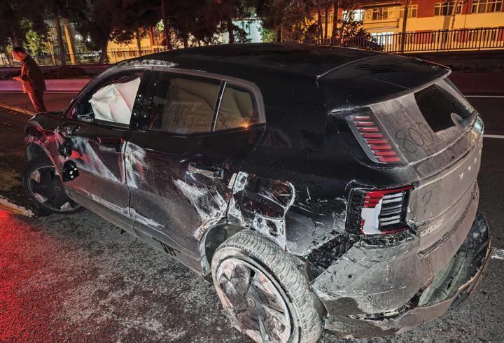 Takla atan otomobildeki 2 kişi yaralandı