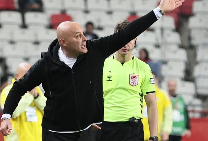 Antalyaspor Teknik Direktörü Sami Uğurlu: İç saha performansımız oldukça iyi