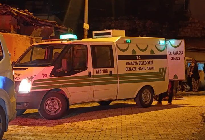 Yalnız yaşadığı evinde ölü bulundu