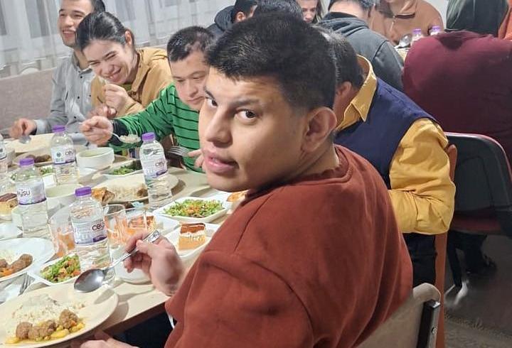 Engelliler ve aileleri iftarda buluştu