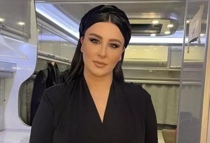 Yasemin Sakallıoğlu’ndan Samimi İtiraf: “Biraz Cimriyim, Ayakkabıyı 20 Sene Giyerim”