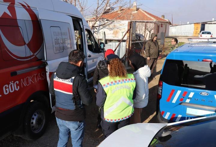 Kırşehir'de 19 düzensiz göçmen yakalandı