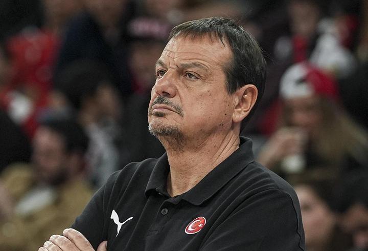 Trendyol Süper Lig ekiplerinden Samsunspor, Jaurs Assoumou'nun sağ diz iç yan bağında 3. evre yaralanma tespit edildiğini açıkladı. Bu gelişmenin ardından yaklaşık 8 hafta sahalardan uzak kalması beklenen Fildişi Sahilli futbolcu kırmızı-beyazlı ekipte oynayabilecek durumda yalnızca bir kanat orijinli futbolcu kaldı.7