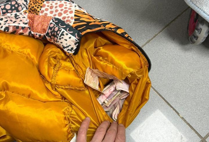 Dilencinin parası bohçadan çıktı