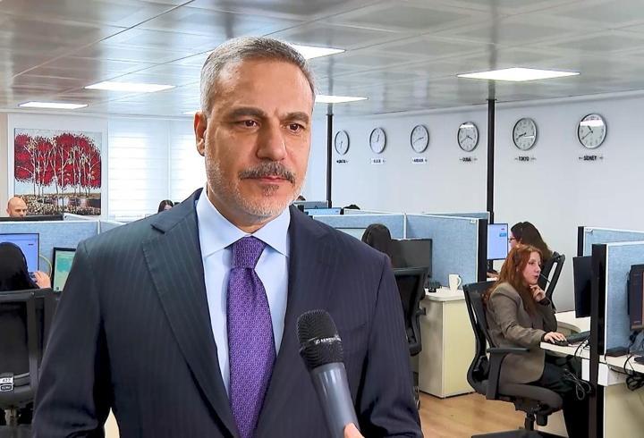 Bakan Fidan, Konsolosluk Çağrı Merkezi'nde incelemelerde bulundu