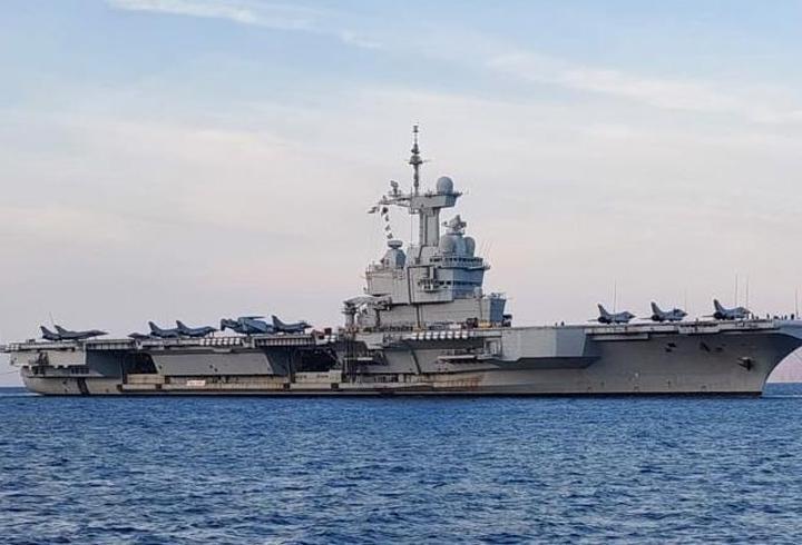 Macron: Saldırılar hukuka aykırı, bölgeye uçak gemisi yolluyoruz