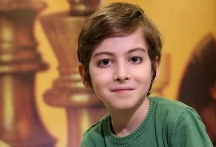 Filozof Atakan geri döndü! 6 yıl sonra sanal medyada yeniden içerik üretecek