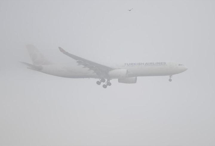 Gaziantep'te aracından inip tartıştığı sürücünün otomobilinin camına yumruk atan sürücüye 180 bin TL idari para cezası kesildi. Saldırı anları, sürücü tarafından cep telefonuyla görüntülendi.3