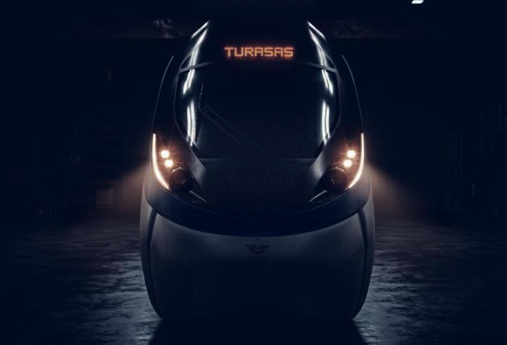 Türkiye’nin ilk milli elektrikli hızlı treni raylara iniyor