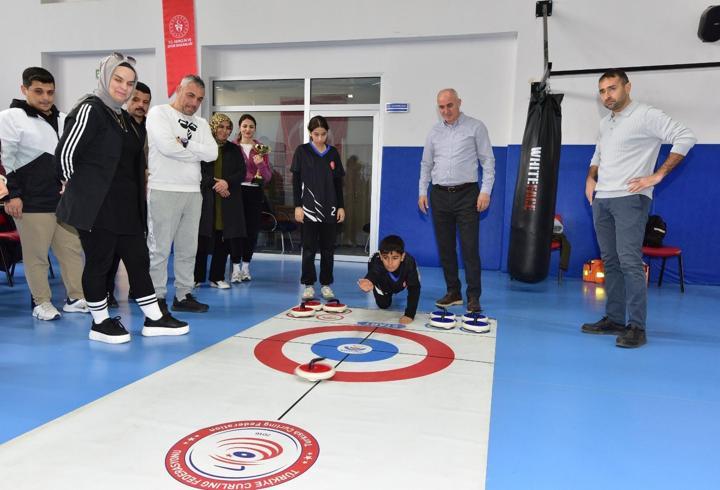Osmaniye’de floor curlıng il birinciliği tamamlandı