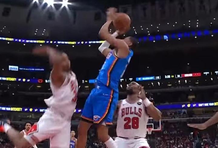 Thunder, yıldız isminden yoksun çıktığı deplasmanda Bulls'u mağlup etti