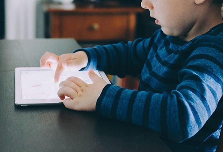 Teklif Meclis'e sunuldu: Sanal medyaya 15 yaş sınırı geliyor