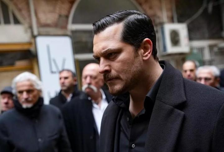 Kübra Ünlü yazdı! Eşref Rüya’da Şok Üstüne Şok! Masa Yerle Bir Oldu