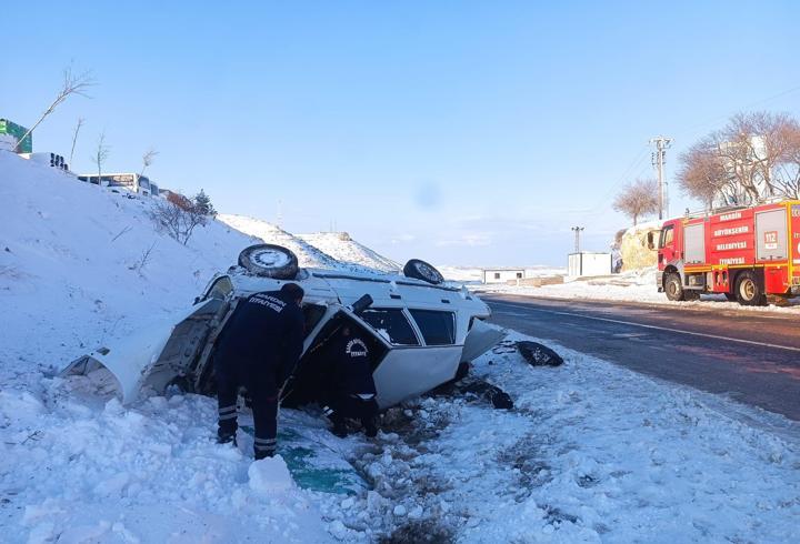 Mardin'de otomobil şarampole devrildi: 4 yaralı