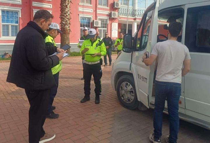 Burhaniye de okul servisleri denetlendi