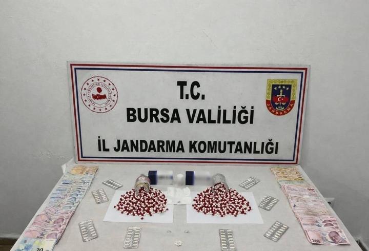 Bursa’da bin 30 adet sentetik uyuşturucu hap ele geçirildi