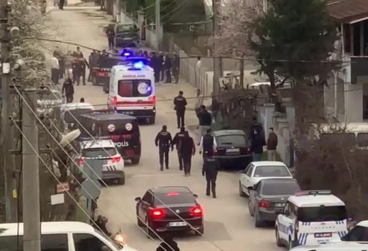 Düzce'de silahlı kavga: 2’si silahla 3 yaralı