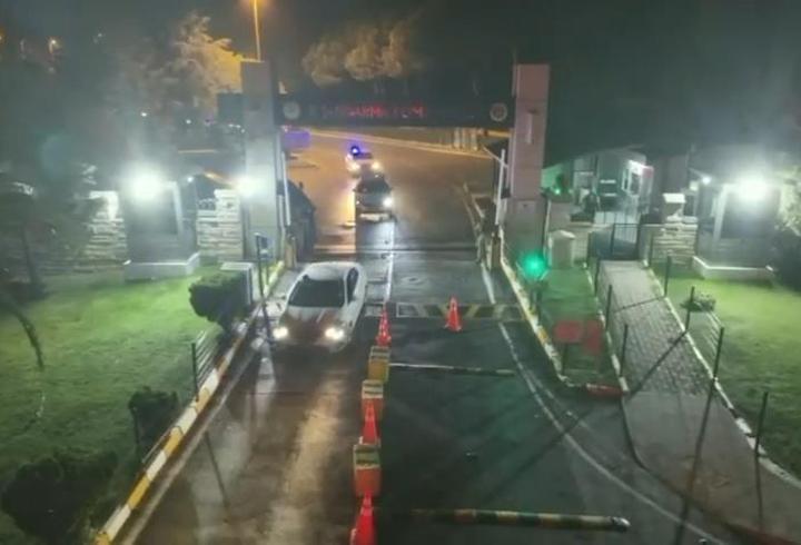 SON DAKİKA HABERLERİ...  Bolu Belediye Meclisi’nde, Tanju Özcan’ın görevden uzaklaştırılmasının ardından yapılan seçimde Bolu Belediye Başkan Vekilliğine CHP’nin adayı Mehmet Tuna Özcan seçildi. Özcan, oylamada 19 oy aldı.1