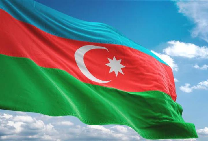Azerbaycan, İran'daki diplomatlarını geri çekti