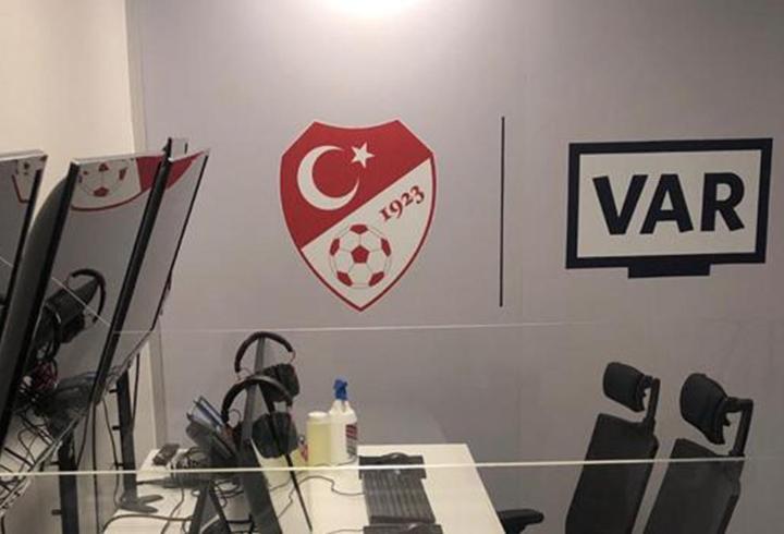 Beşiktaş, derbi sonrası VAR odası kamera kayıtlarını istedi