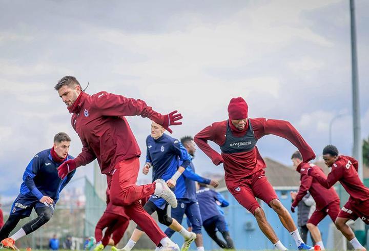 Domenico Tedesco, takımı Fenerbahçe’nin Samsunspor galibiyetini ve performansını değerlendirdi.1