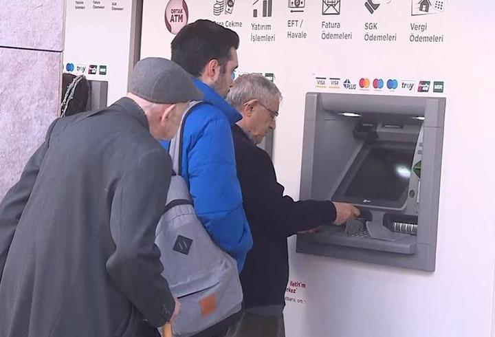 Emekli aylıklarına "büyüme" ayarı