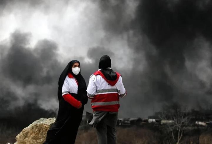 Toplu Konut İdaresi Başkanlığı tarafından Muğla’da hayata geçirilecek sosyal konut projesi kapsamında yapılacak kura çekiminin yeni tarihi belli oldu. Daha önce 4 Mart’ta gerçekleştirilmesi planlanan ancak ertelenen çekilişin, güncellenen takvime göre bu hafta noter huzurunda yapılacağı açıklandı. Binlerce başvuru sahibinin yakından takip ettiği Muğla TOKİ kura sonuçları, çekiliş tamamlandıktan sonra e-Devlet sistemi üzerinden sorgulanabilecek. Hak sahipleri, sonuçlara isim listesi aracılığıyla 