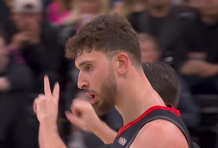 NBA'de Houston Rockets, San Antonio Spurs'e kaybetti