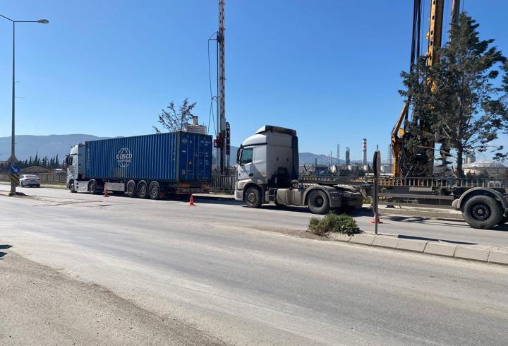 İki TIR’ın arasında sıkışıp öldü