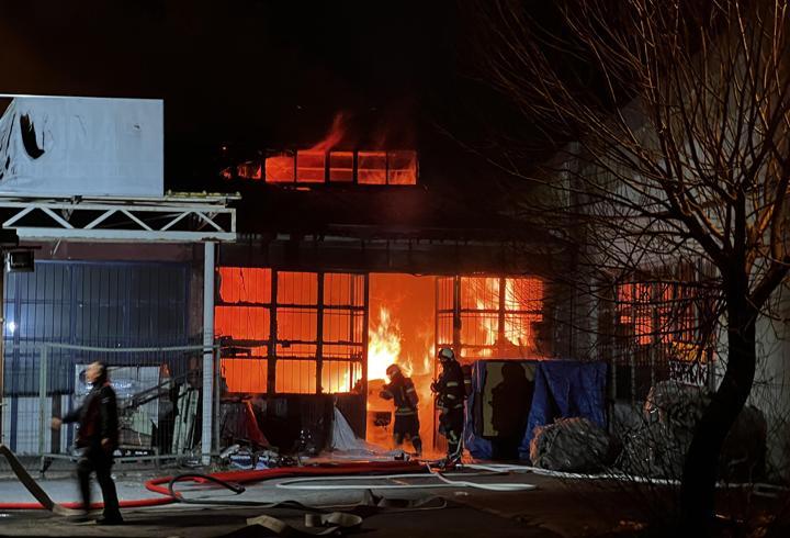 Kayseri’de mobilya atölyesinde yangın