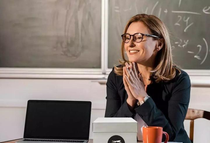 Mersin Büyükşehir Belediyesi'ne "rüşvet" ve "ihaleye fesat karıştırma" gibi suçlamalarla, operasyon düzenlendi. Belediye binasında arama yapılırken Özel Kalem Müdürü dahil 4 şüpheli de gözaltına alındı. Detaylar haberimizde.1