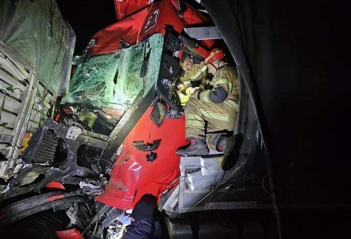 Bursa'da 2 TIR çarpıştı: 1 ölü