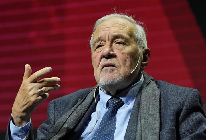 İzmir Büyükşehir Belediyesi Meclisi’nde, 1 Nisan 2026’dan itibaren İZBAN, toplu ulaşım ve deniz yoluyla araç taşımacılığı ücretlerine zam yapılması oy çokluğuyla kabul edildi.
3